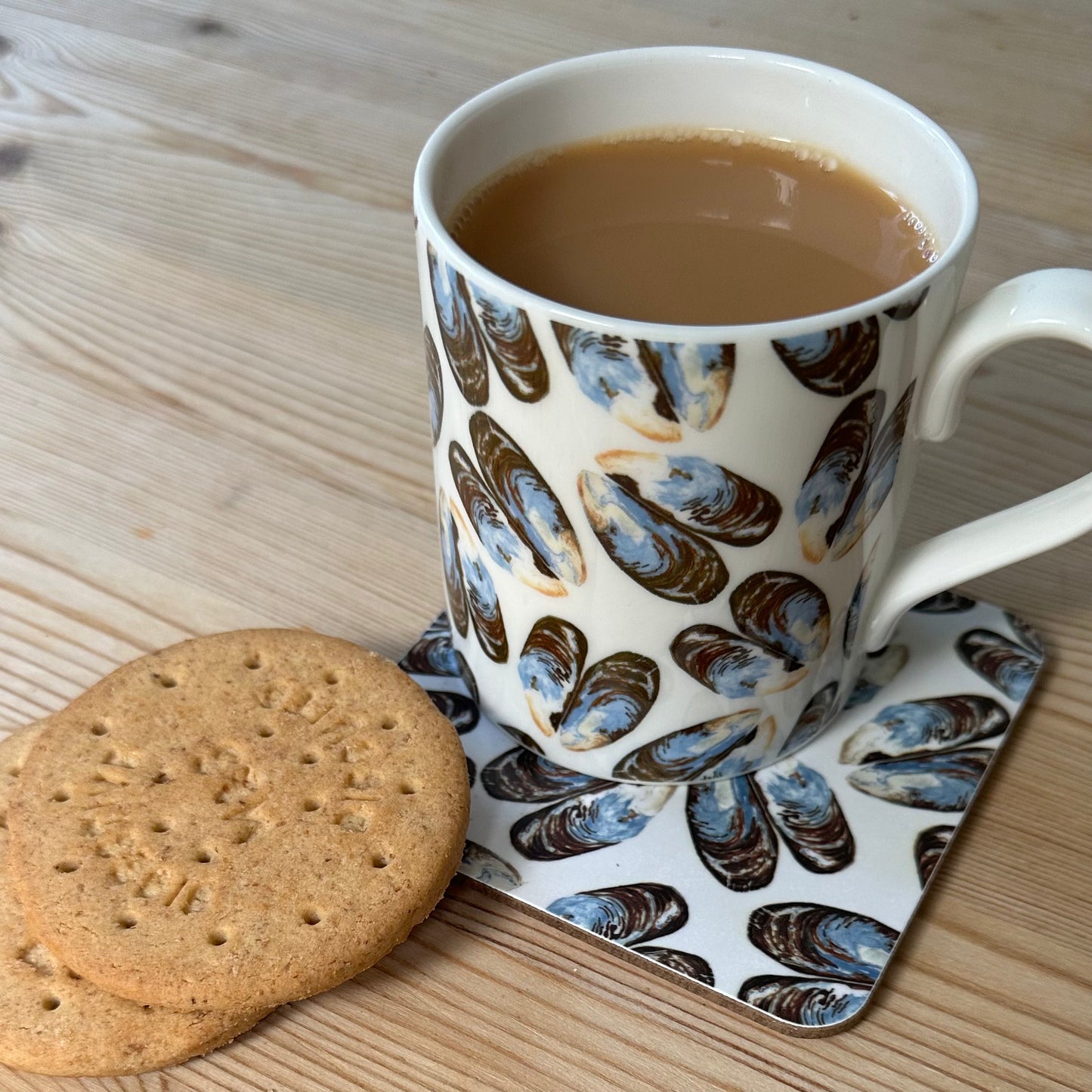 Mussel Mug - British Coastal Design (Fine Bone China)